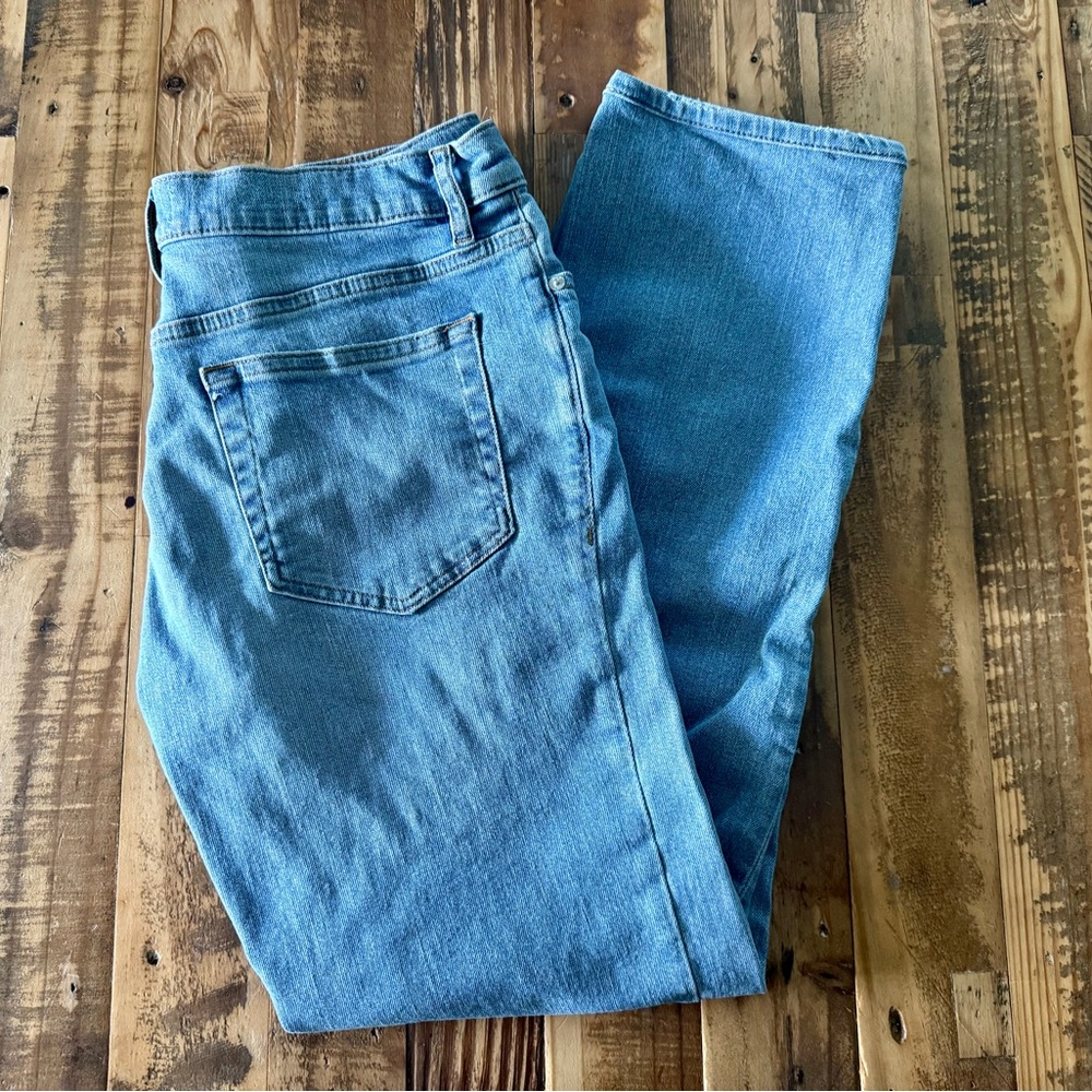 Frame Denim Light Blue Jeans modern straight leg (Elysian)